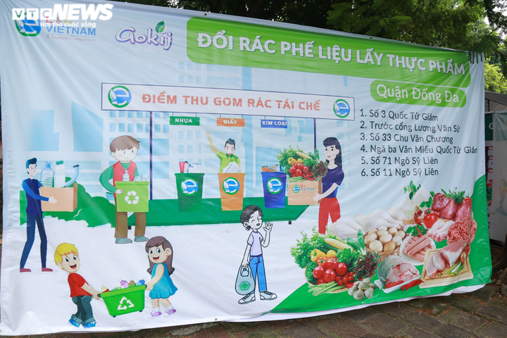 Ảnh: Độc đáo chuỗi cửa hàng đổi rác lấy thực phẩm đầu tiên ở Hà Nội - 3