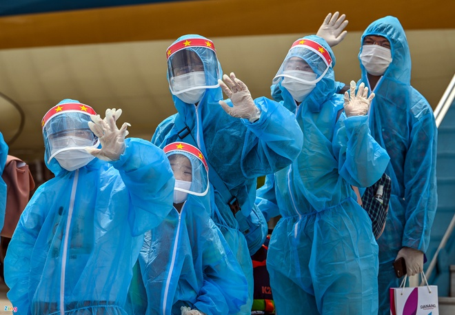 Bí quyết tránh mắc COVID-19 khi đi máy bay - 1