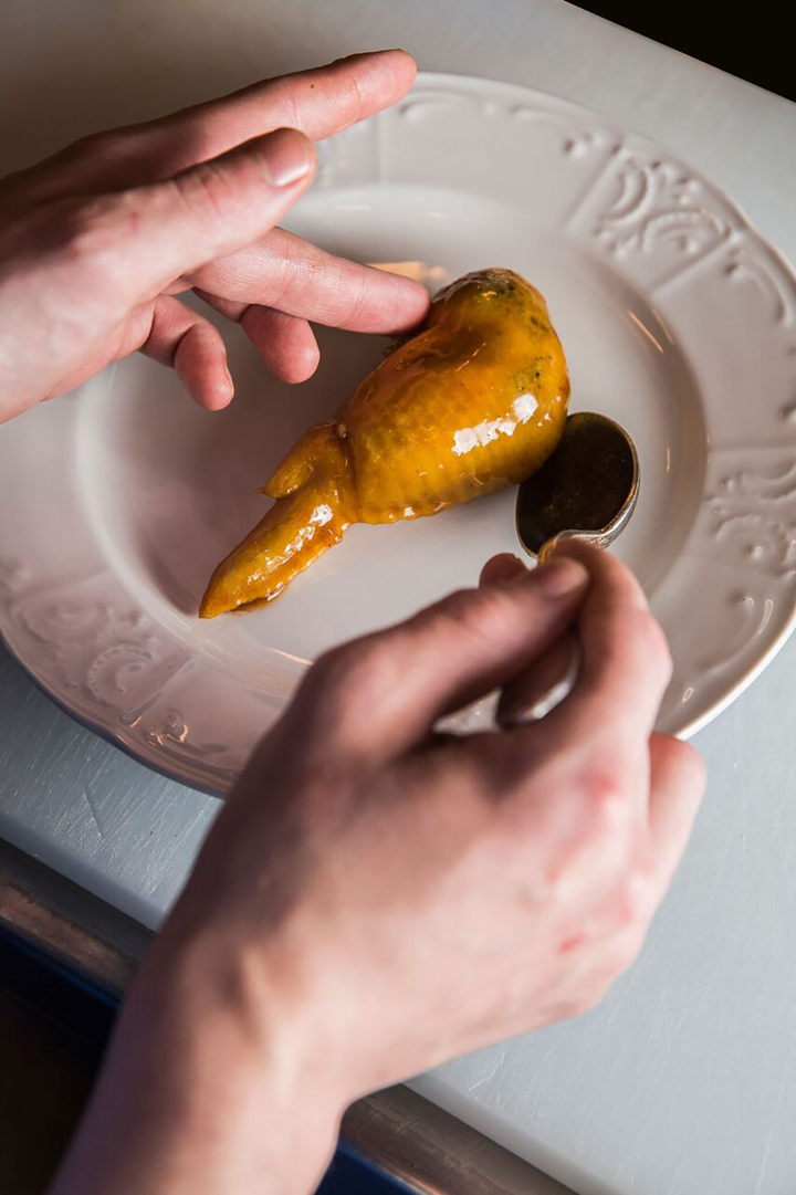 1 triệu đồng cho một chiếc cánh gà ở Hong Kong, bạn có dám 'vung tay' ăn thử? - 3