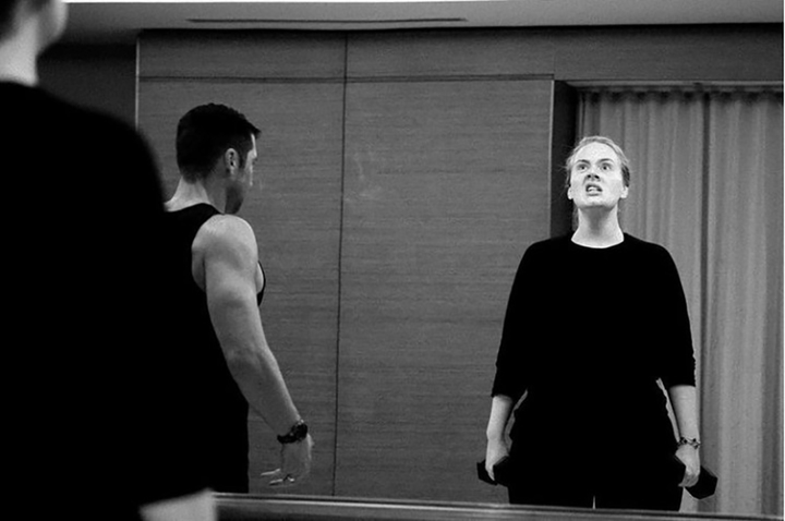 Giảm 45kg, 'Họa mi nước Anh' Adele lột xác thần kỳ không cần phẫu thuật thẩm mỹ - 6