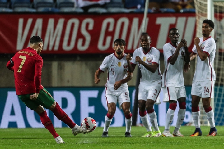 Ronaldo ghi bàn giúp Bồ Đào Nha hạ Qatar - 5