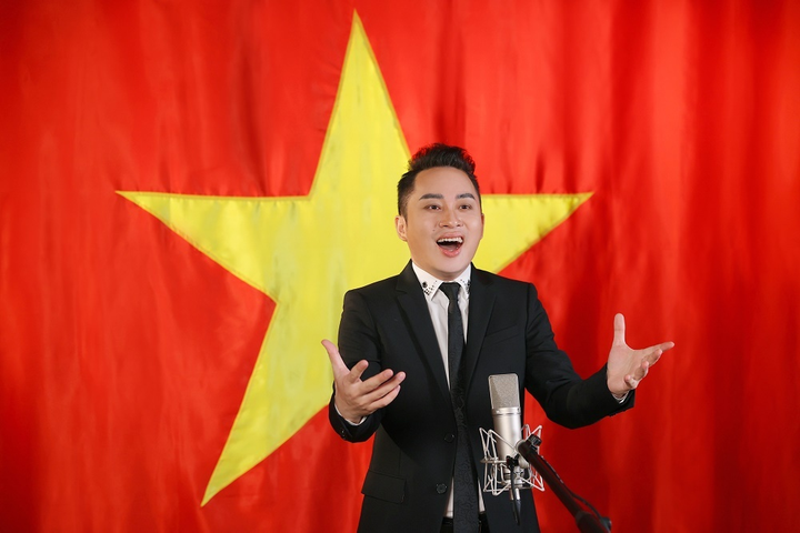 Tùng Dương không bị áp lực khi ra MV Quốc ca theo phong cách mới - 2
