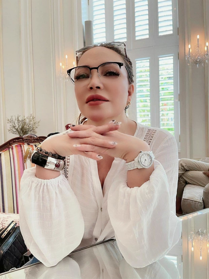Ca sĩ Thanh Hà tuổi 52 viên mãn bên chồng kém 12 tuổi - 16