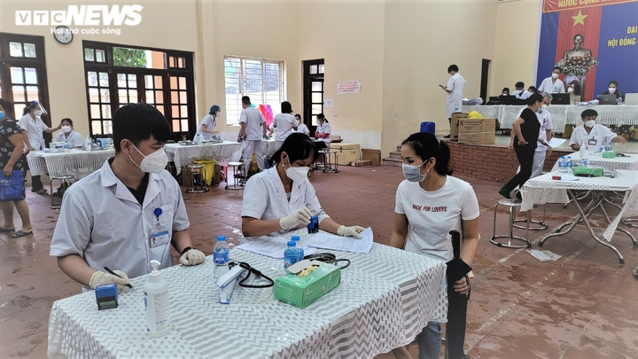 Liên tiếp xuất hiện F0, Bắc Ninh khẩn tìm người đến 16 địa điểm - 1