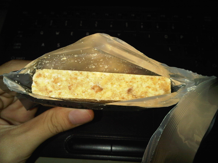 Được ví như 'viên gạch', món quà ăn vặt tuổi thơ này đến giờ vẫn gây thương nhớ - 2