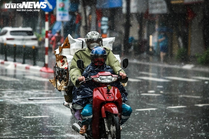 Thời tiết ngày 11/10: Bắc Bộ mưa lớn, vùng núi dưới 18 độ C - 1