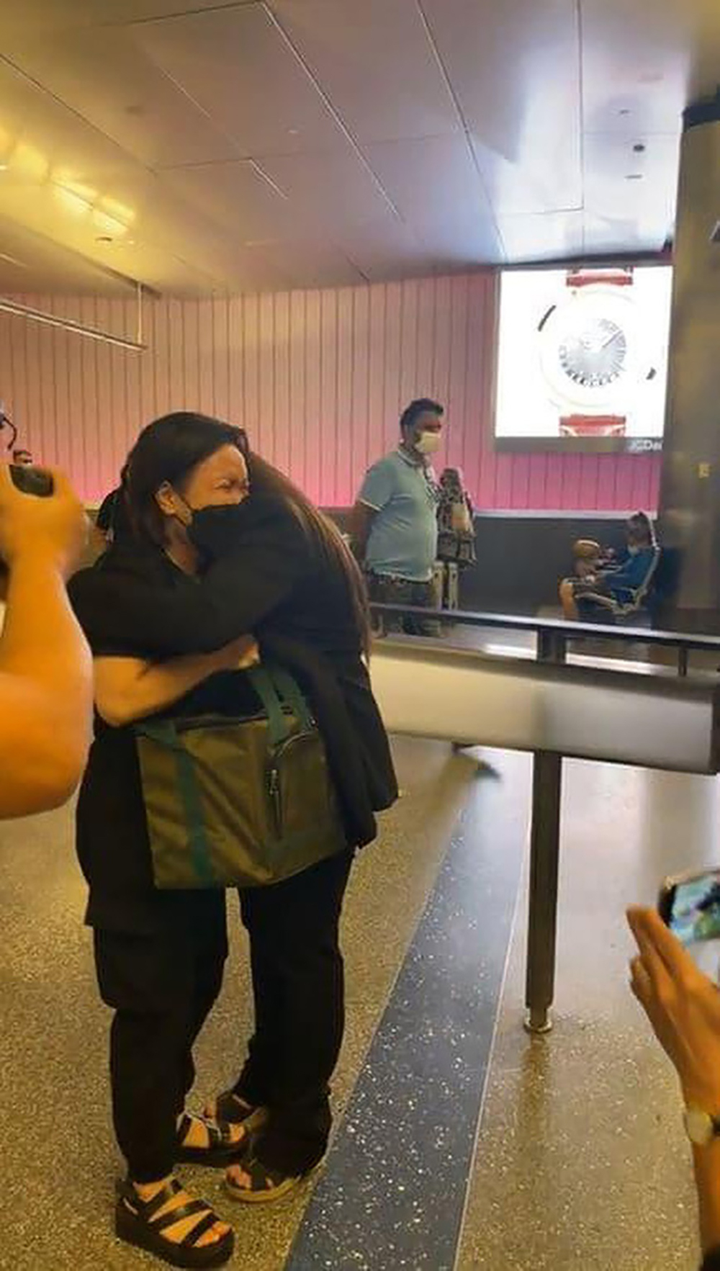 Việt Hương lo hậu sự cho nghệ sĩ: Không ngại đêm hôm, bay 30 tiếng vẫn chu toàn - 4