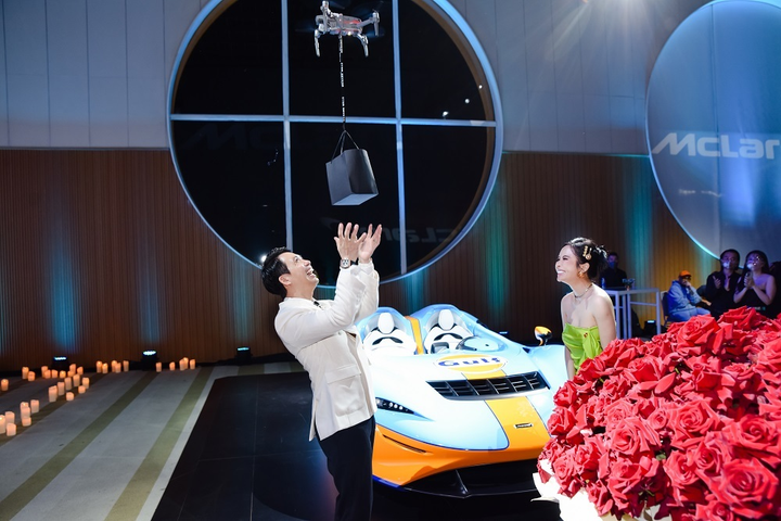 Siêu xe McLaren Elva bất ngờ xuất hiện cùng đại gia Minh 'Nhựa' ở TP.HCM - 4