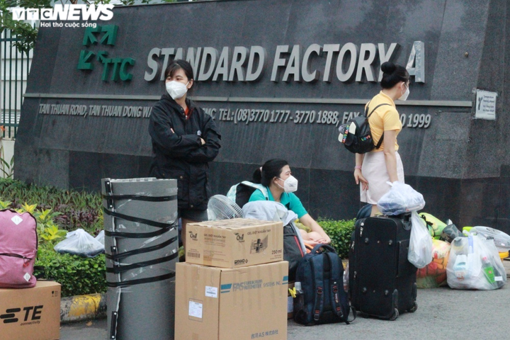 TP.HCM mời, lao động ngoại tỉnh muốn quay lại vẫn gặp khó - 4