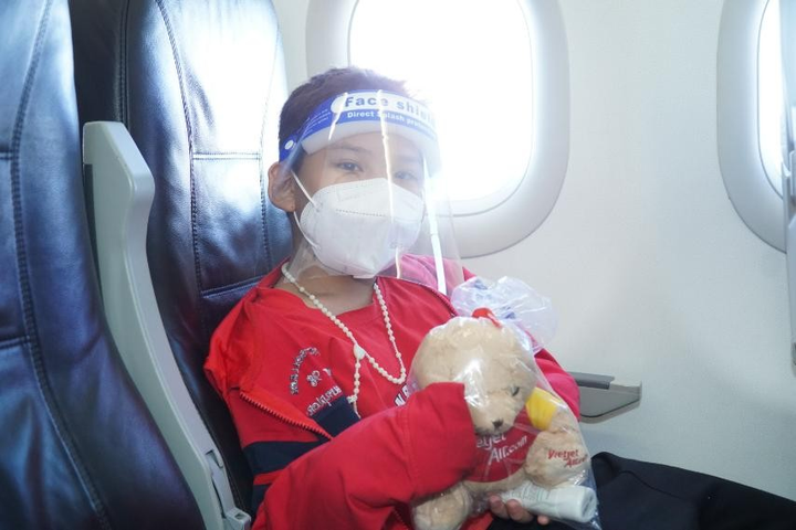 Đường bay nối lại trong sự hân hoan của người dân - 4