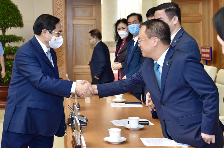 'Hình ảnh áo sơ mi Thủ tướng đẫm mồ hôi đánh thức chúng tôi nỗ lực cống hiến' - 2