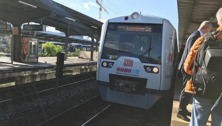 Đức trình làng tàu hỏa không người lái đầu tiên trên thế giới - 1