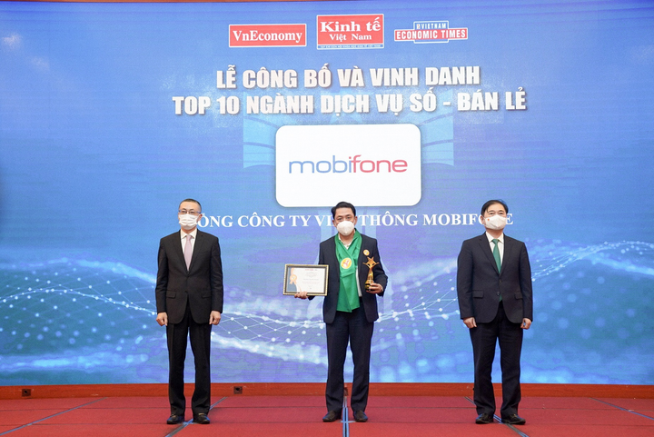 MobiFone được vinh danh Top 10 ngành Dịch vụ số - Bán lẻ - 1