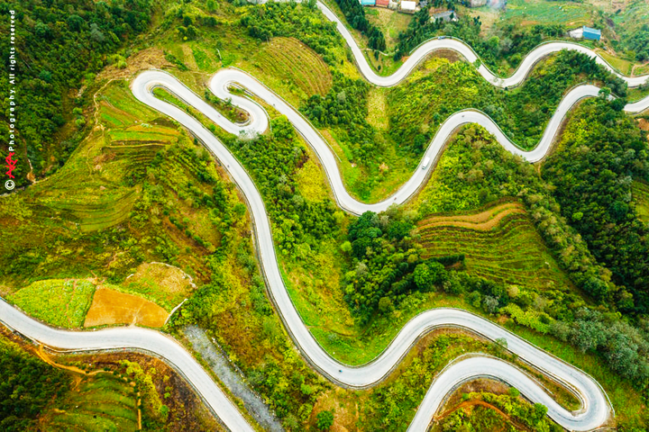 3 đoạn đường hiểm trở và ngoạn mục khó tin ở Hà Giang không thua Mã Pí Lèng - 1