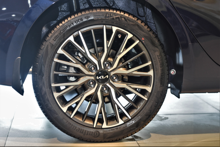 Chi tiết Kia K3 Premium giá 659 triệu đồng - 9