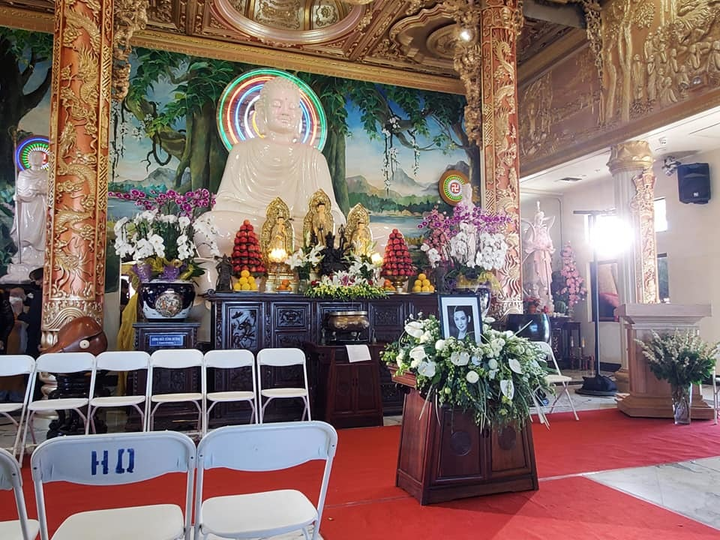 Lễ tang Phi Nhung ở Mỹ: Trizzie khóc ân hận, Mạnh Quỳnh xin lỗi Wendy Phạm - 25