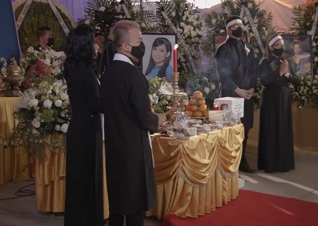 Lễ tang Phi Nhung ở Mỹ: Trizzie khóc ân hận, Mạnh Quỳnh xin lỗi Wendy Phạm - 13