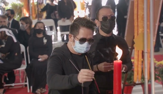 Lễ tang Phi Nhung ở Mỹ: Trizzie khóc ân hận, Mạnh Quỳnh xin lỗi Wendy Phạm - 15