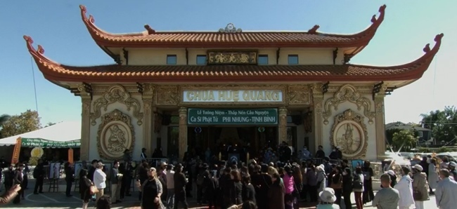 Lễ tang Phi Nhung ở Mỹ: Trizzie khóc ân hận, Mạnh Quỳnh xin lỗi Wendy Phạm - 4