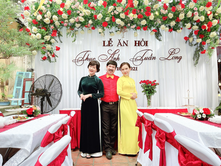 Vân Dung mặc áo dài, e ấp bên Quang Thắng trong 'lễ ăn hỏi' - 2