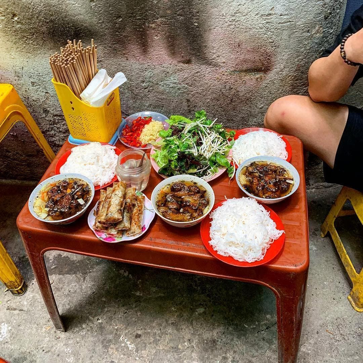 Bún - phở 'tới công chuyện' với hội mê ăn ở Hà Nội, anh em Sài Gòn chỉ biết ước - 9