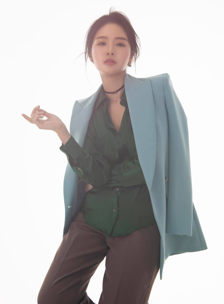 Nhan sắc của MC VTV từng bị cắt sóng vì gương mặt quá trẻ - 6