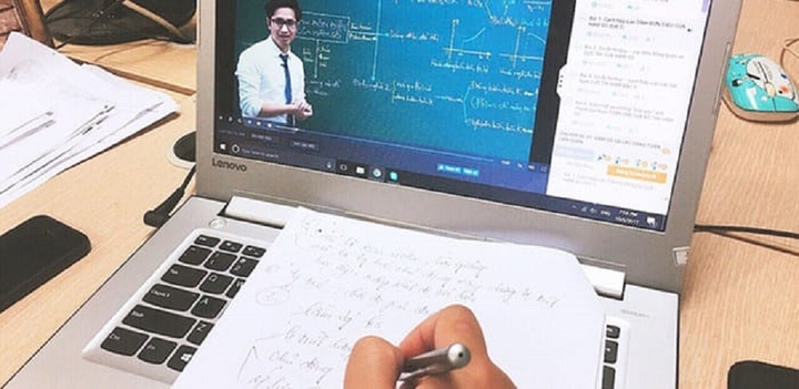 Phụ huynh đau đầu vì học trực tuyến quá lâu, con nghiện game, thay tính đổi nết - 2