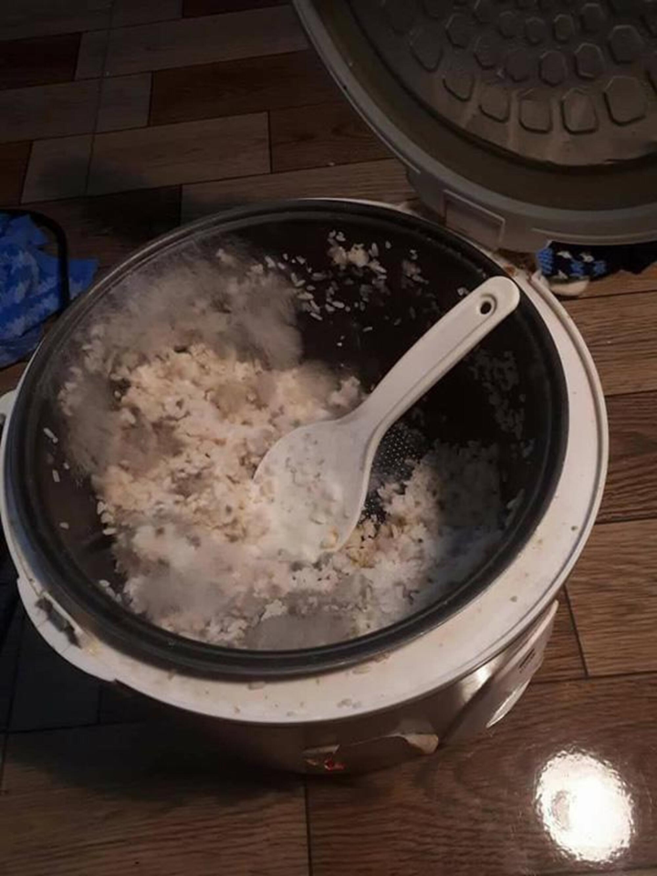 Món 'kẹo bông gòn' bằng nồi cơm điện: Ai thấy cũng bỏ chạy vì quá bốc mùi - 10