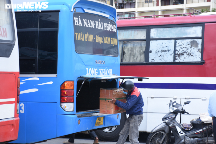 Ngày đầu mở lại, xe liên tỉnh ở Hải Phòng vắng khách, chủ yếu chở hàng hóa - 5