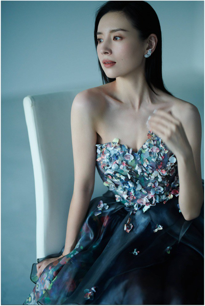 Đổng Khiết chật vật, khốn khổ với 9 năm mang tiếng lẳng lơ 