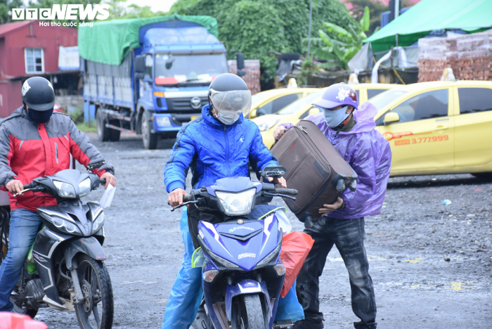 Hải Phòng bỏ yêu cầu giấy xét nghiệm COVID-19, nhiều người vẫn mang đề phòng - 5