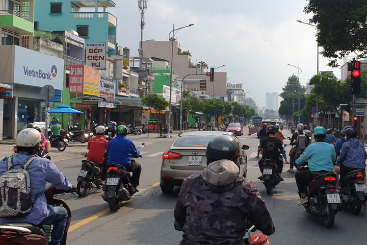 Tất cả quận, huyện đã kiểm soát dịch, vì sao TP.HCM chưa 'bình thường mới'? - 2