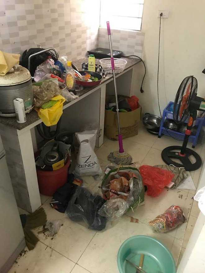 Căn phòng bẩn khó tả, tủ lạnh lên mốc vẫn chưa hãi bằng tuyên bố của chủ phòng - 2