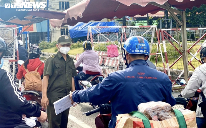 Vì sao nhiều tỉnh thành vẫn bất tuân quy định 'thích ứng an toàn' với COVID-19? - 2