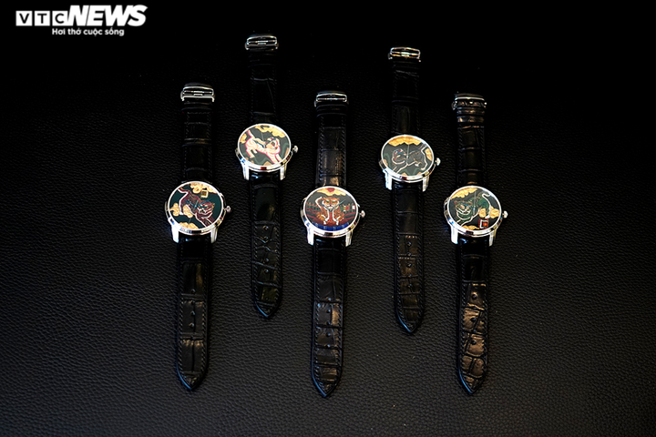 Cô gái 8X 'thổi hồn' tranh dân gian lên những chiếc đồng hồ qua kính hiển vi - 6