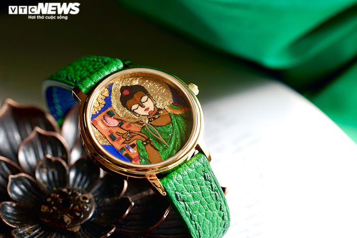 Cô gái 8X 'thổi hồn' tranh dân gian lên những chiếc đồng hồ qua kính hiển vi - 11