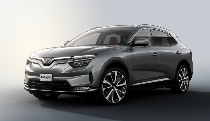 VinFast công bố 2 mẫu xe điện mới tại Los Angeles Auto Show 2021 - 1