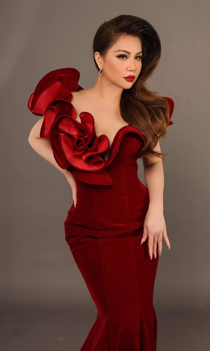 Hôn nhân 21 năm viên mãn dù không con cái của ca sĩ Minh Tuyết - 1