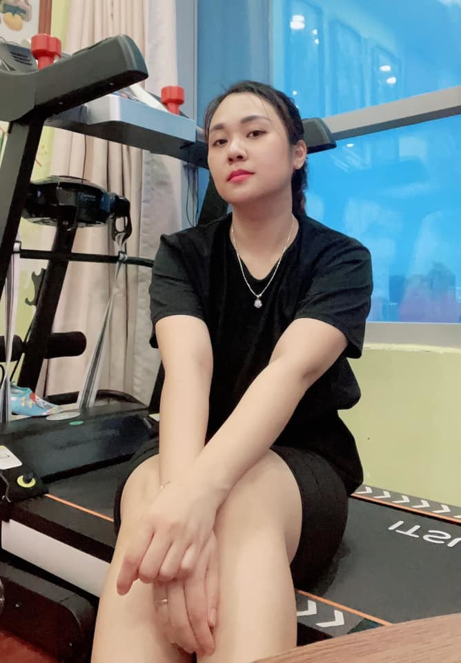 Vợ kém 12 tuổi của NSND Tự Long trẻ trung vì chăm thể dục - 4