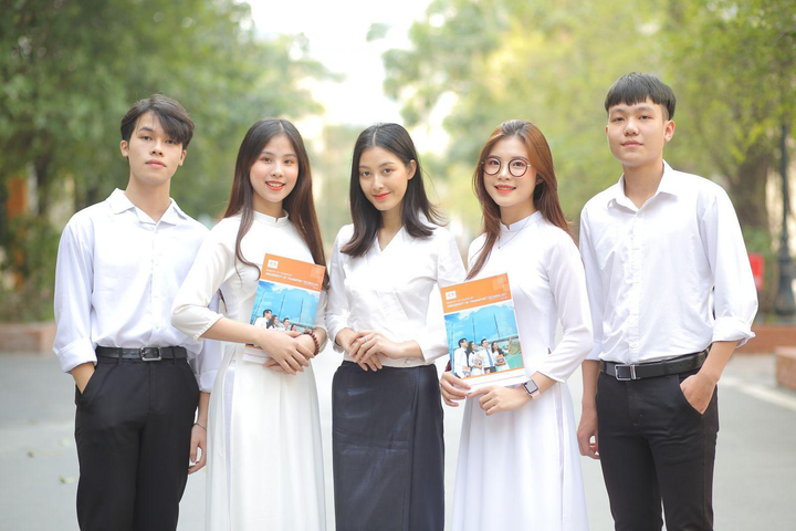 Á hậu Lào học đại học Việt Nam, mơ thành nhân viên đường sắt - 3