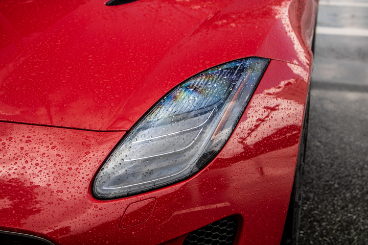 Chiếc Jaguar F-Type mui trần hàng hiếm xuất hiện tại TP.HCM - 4