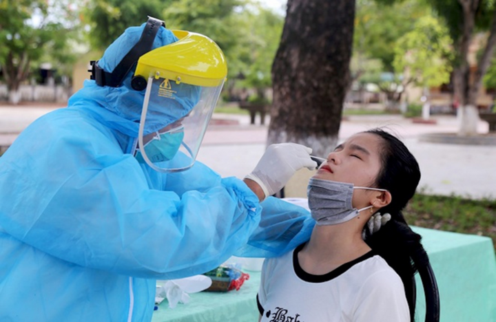 47 học sinh ở Phú Thọ dương tính SARS-CoV-2 - 1