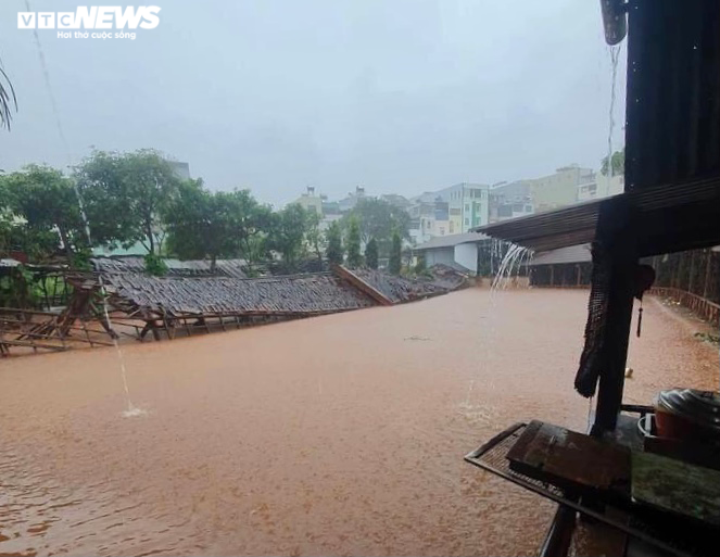 Mưa lớn kéo dài, nhiều vùng ở Tây Nguyên chìm trong biển nước - 1