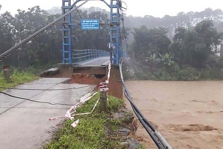 Mưa lớn kéo dài, nhiều vùng ở Tây Nguyên chìm trong biển nước - 3