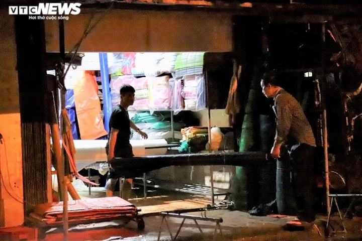 Ảnh: Miền Trung-Tây Nguyên mưa như trút, nước ngập chia cắt nhiều tuyến đường - 10