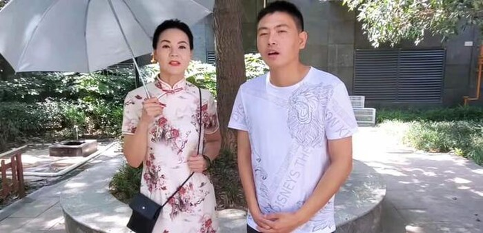 Anh chàng 30 cưới vợ 56 tuổi, cô dâu trông trẻ măng - 2