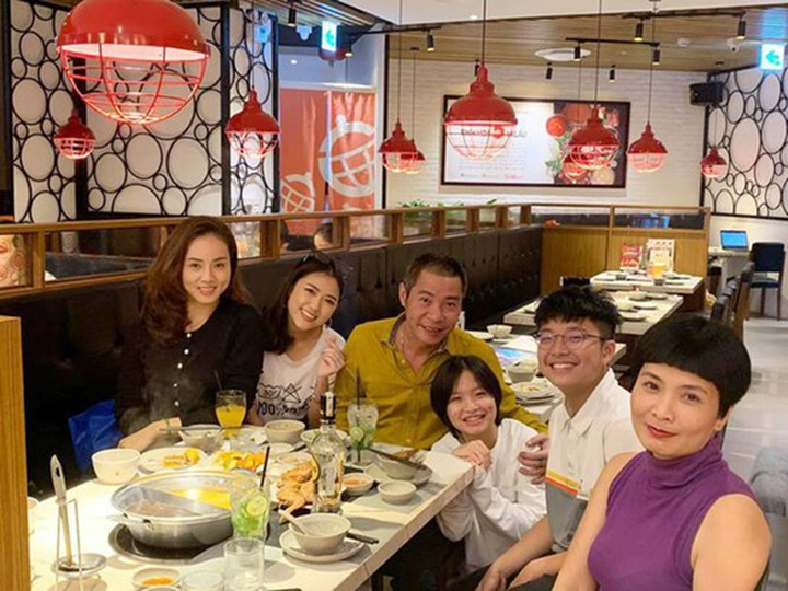 Vợ cũ, vợ mới làm bạn: Chuyện tưởng khó tin nhưng cứ nhìn gia đình NSND Công Lý - 4