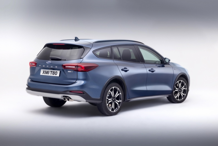 Ford Focus 2022 được trang bị những gì? - 7