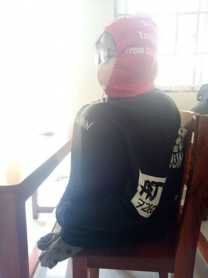 Miền Bắc trở rét, dân tình lại có dịp cười xỉu với các kiểu giữ ấm lạ đời - 5