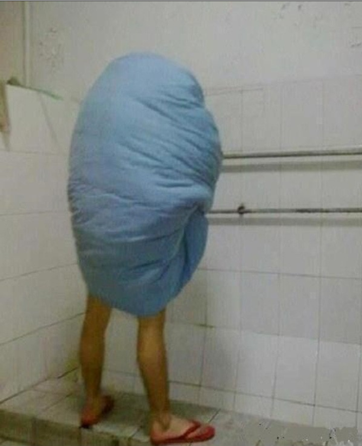 Miền Bắc trở rét, dân tình lại có dịp cười xỉu với các kiểu giữ ấm lạ đời - 9